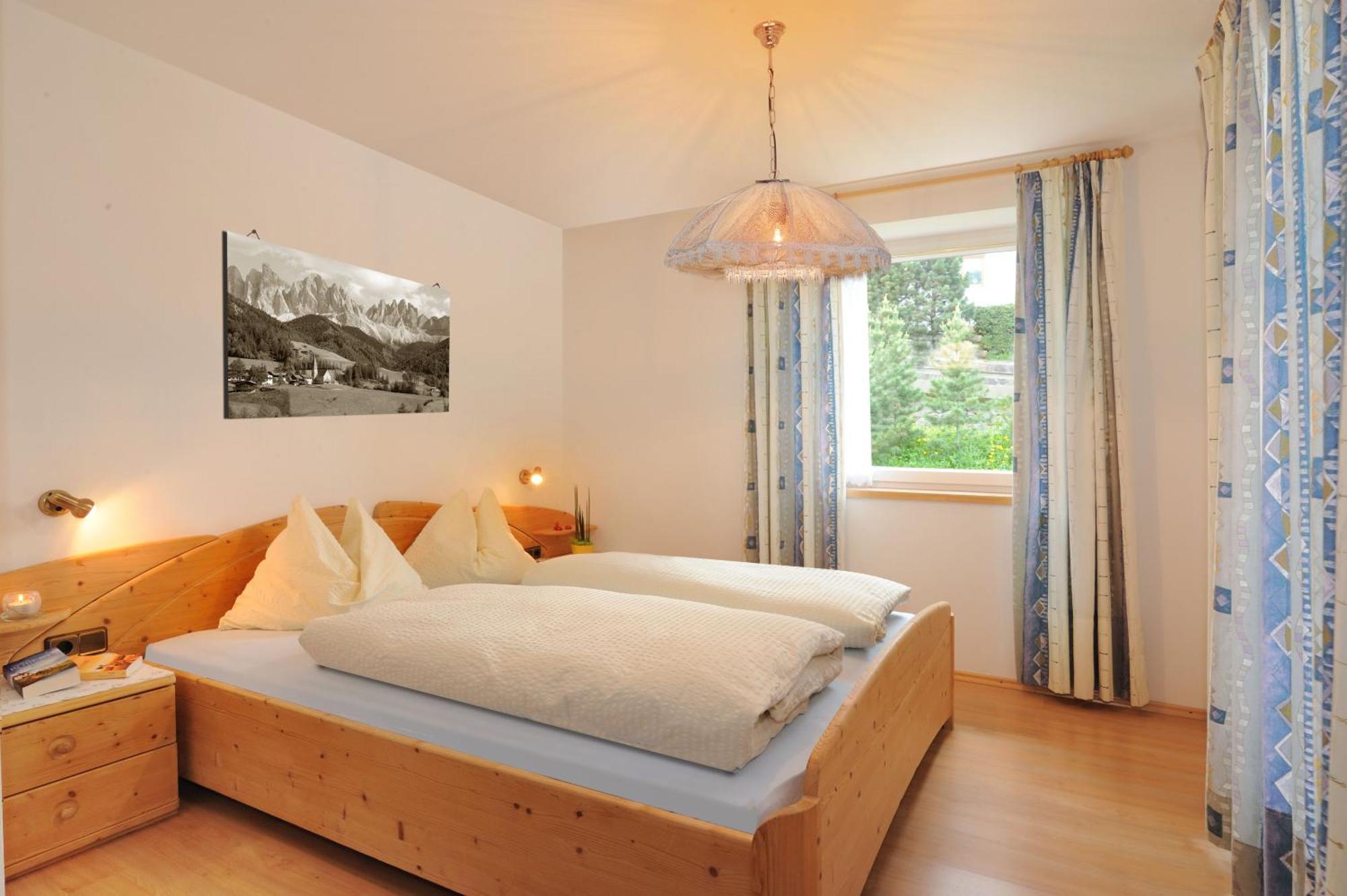 Appartement Haus Tannenburg à Funes  Extérieur photo