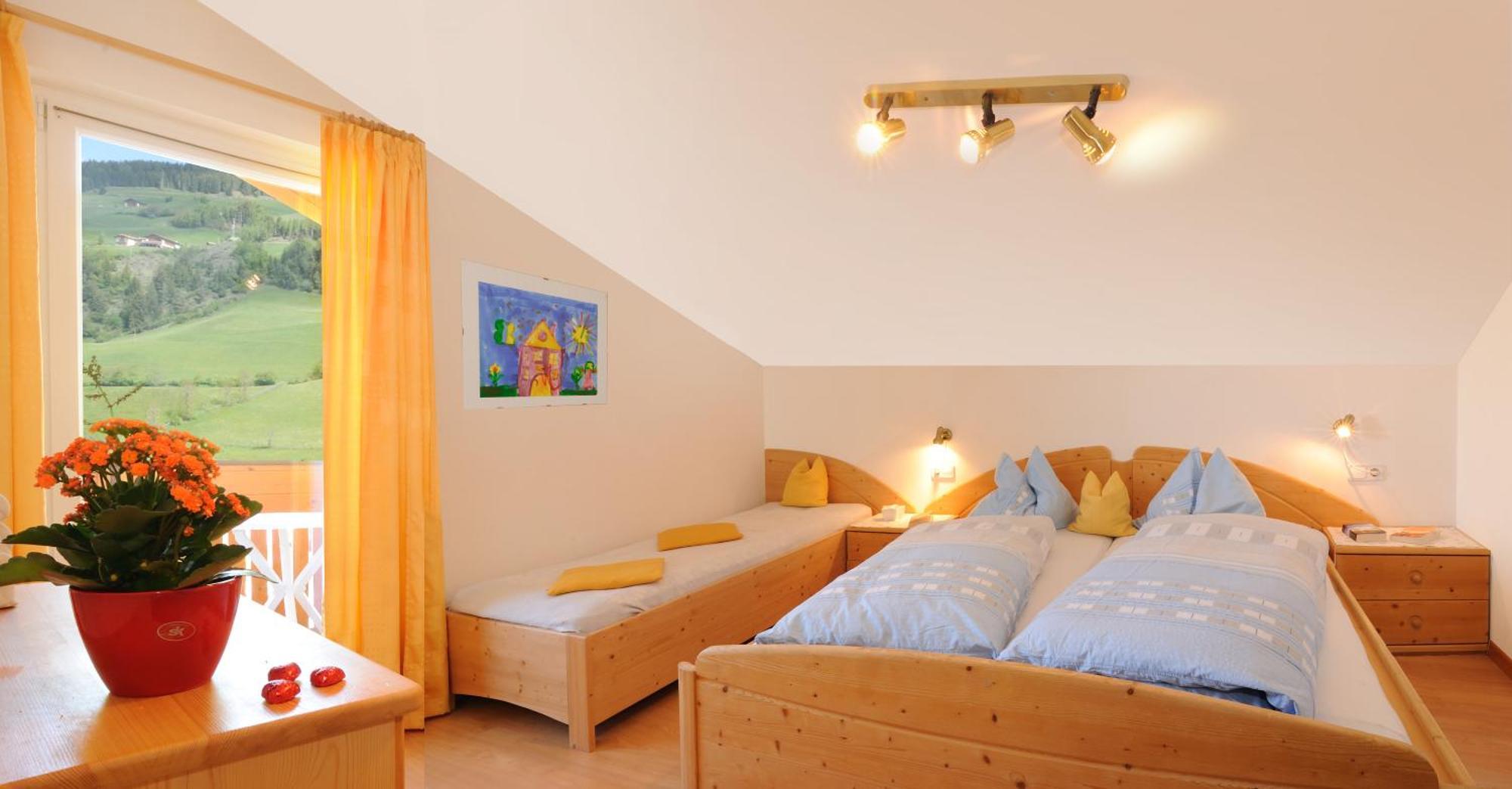 Appartement Haus Tannenburg à Funes  Extérieur photo